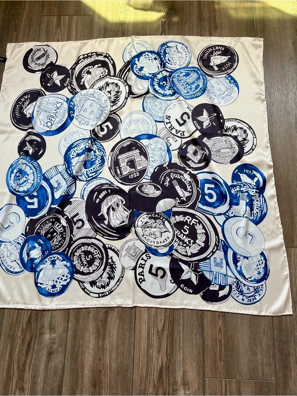 N/A square silk